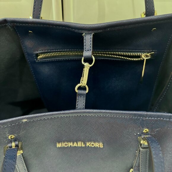 Michael Kors Saffiano Tote - Picture 4 of 7